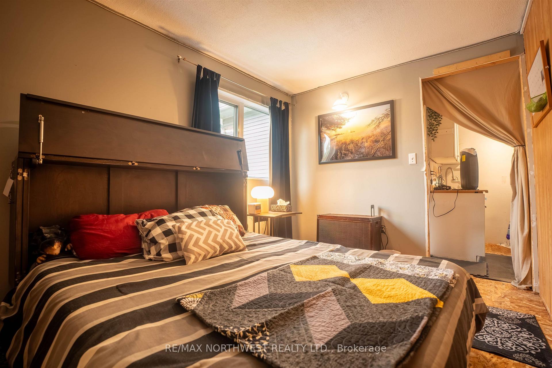 Photo 45 of 25 Park Avenue, Kenora, Evergreen — HOMEH