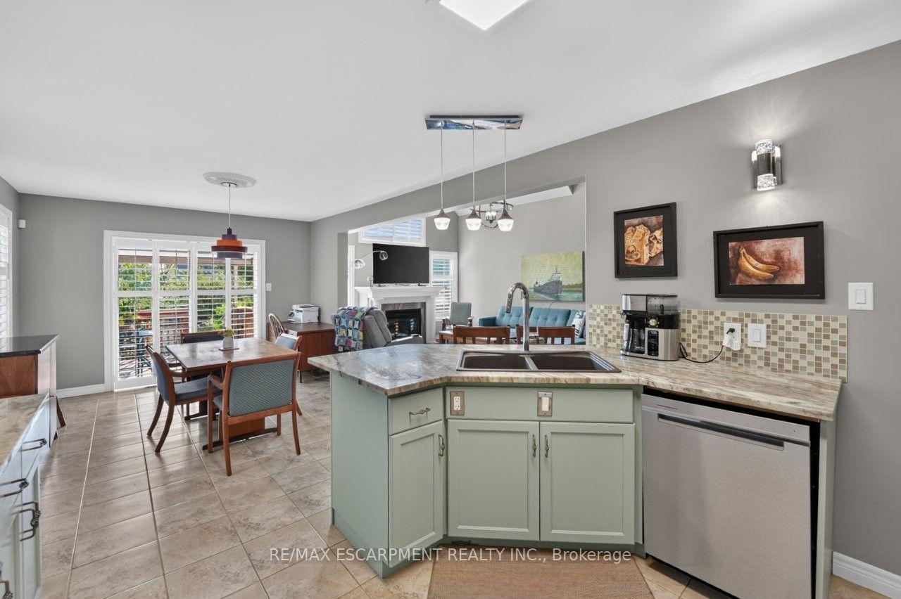 Photo 8 of 4451 Comfort Crescent, Lincoln, Beamsville — HOMEH