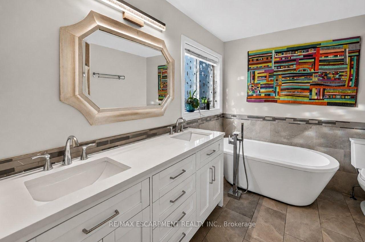 Photo 14 of 4451 Comfort Crescent, Lincoln, Beamsville — HOMEH