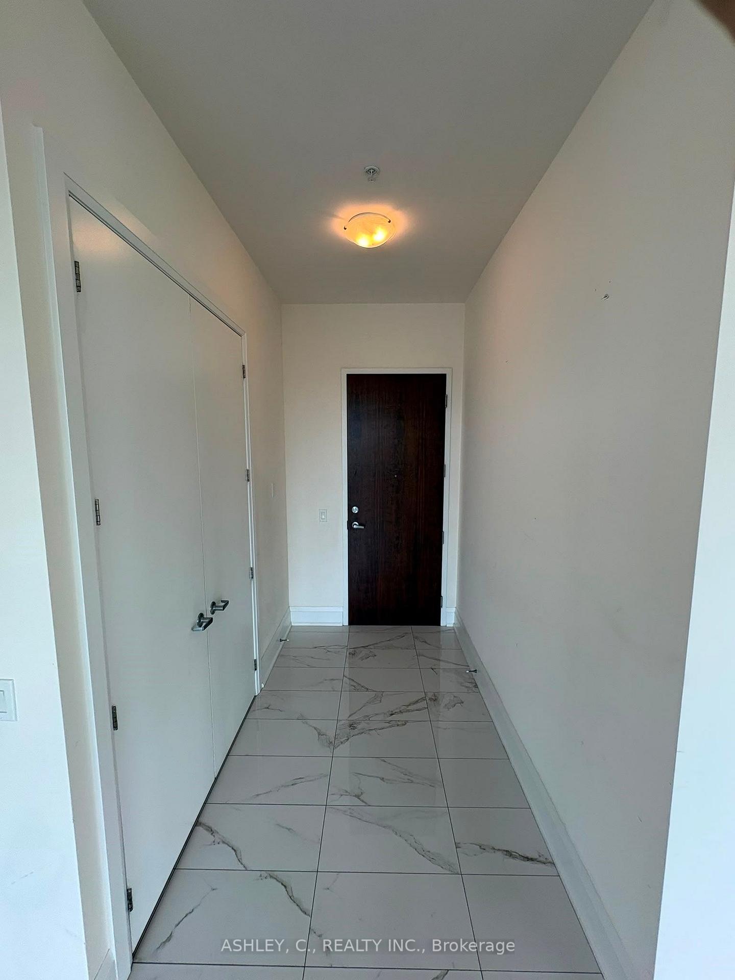 Photo 3 of Unit 807, 2480 Prince Michael Drive, Oakville, Joshua Creek — HOMEH