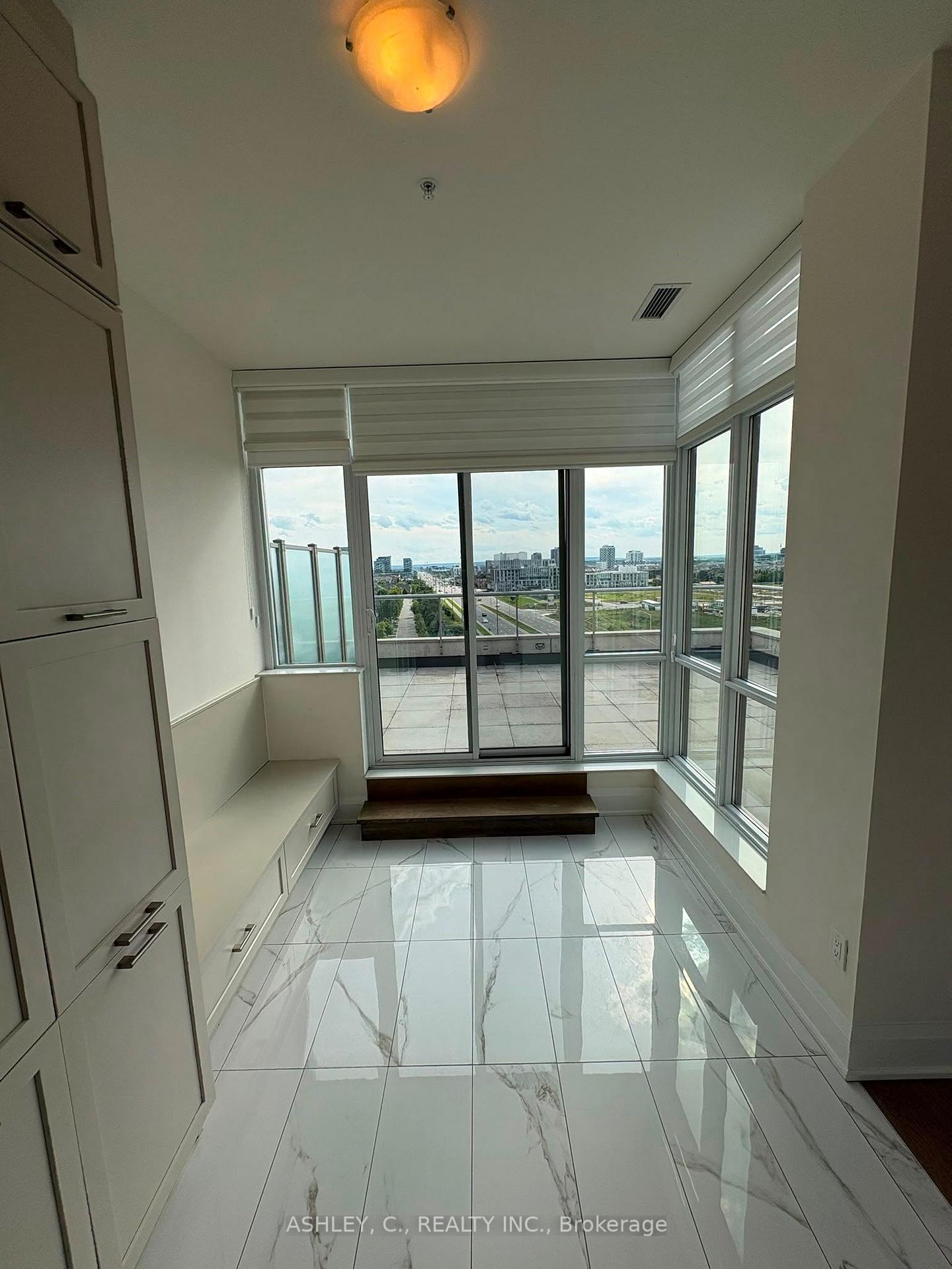 Photo 7 of Unit 807, 2480 Prince Michael Drive, Oakville, Joshua Creek — HOMEH