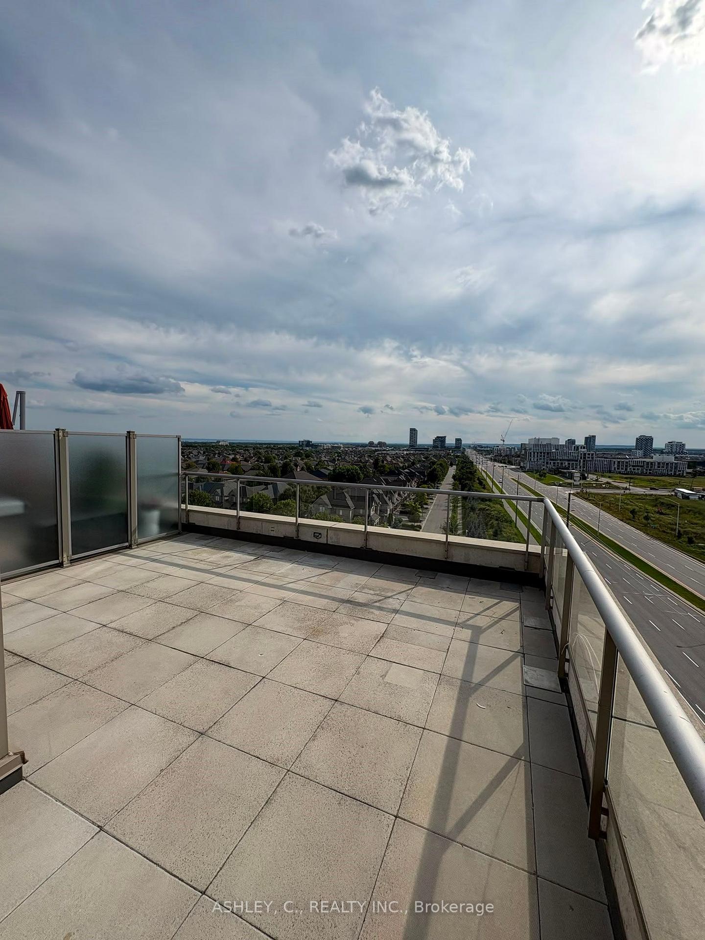 Photo 17 of Unit 807, 2480 Prince Michael Drive, Oakville, Joshua Creek — HOMEH