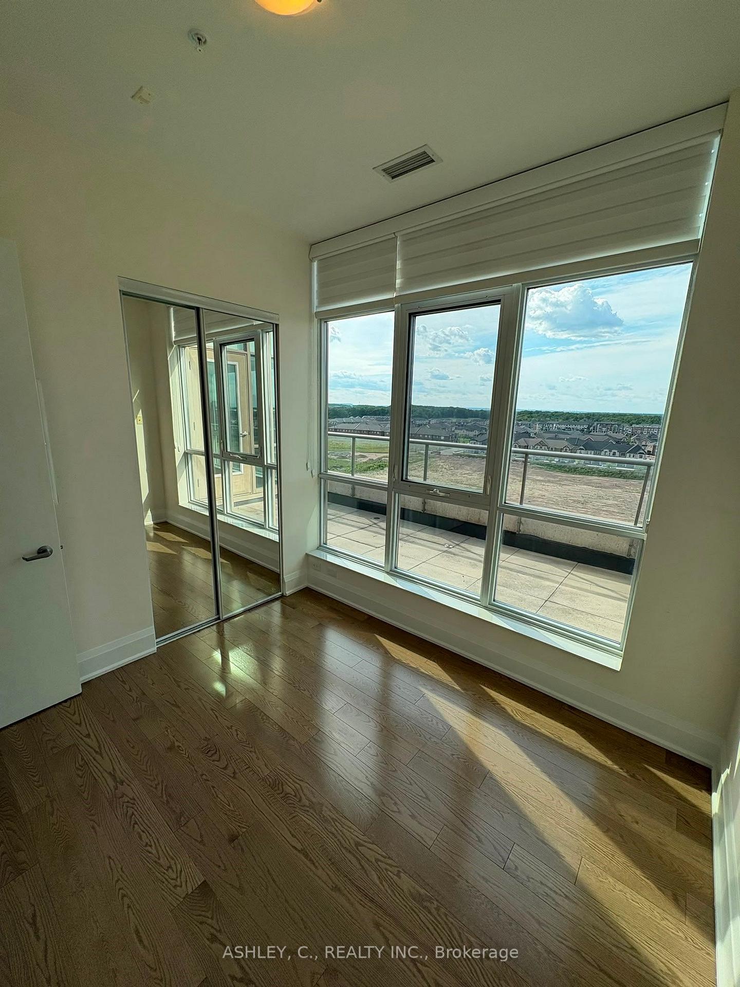 Photo 29 of Unit 807, 2480 Prince Michael Drive, Oakville, Joshua Creek — HOMEH