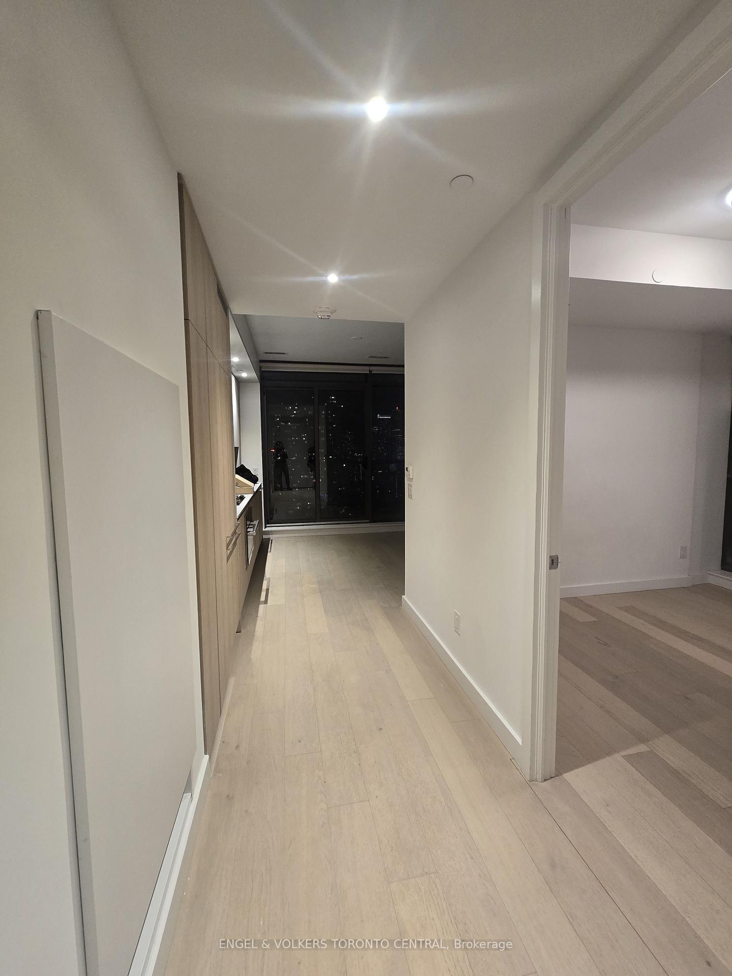 Photo 4 of Unit 2503, 81 Wellesley Street E, Toronto, Church-Yonge Corridor — HOMEH