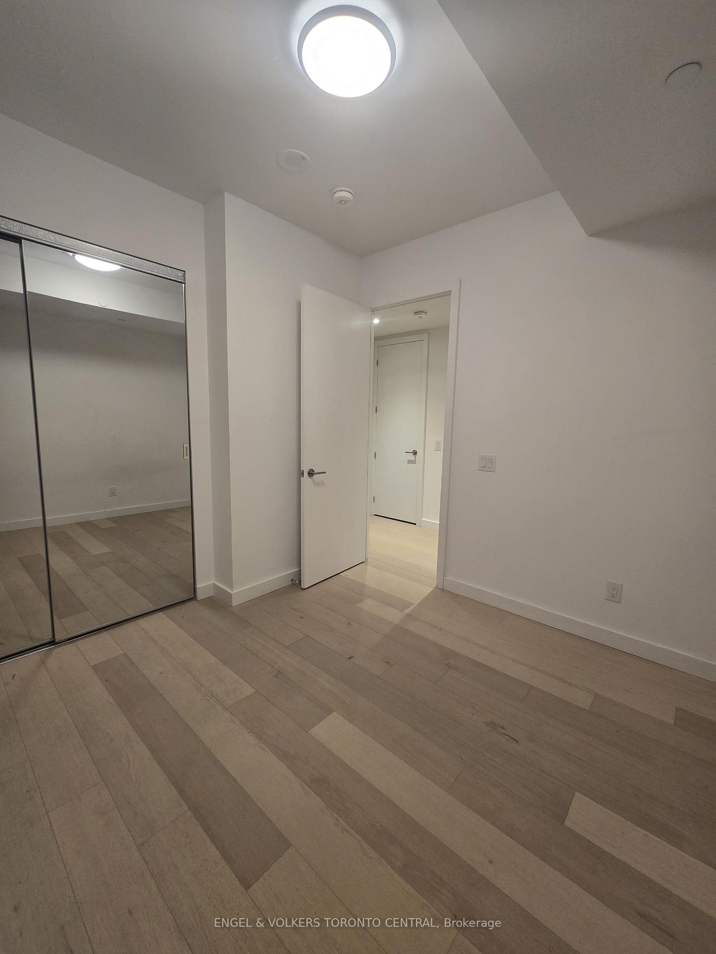 Photo 5 of Unit 2503, 81 Wellesley Street E, Toronto, Church-Yonge Corridor — HOMEH