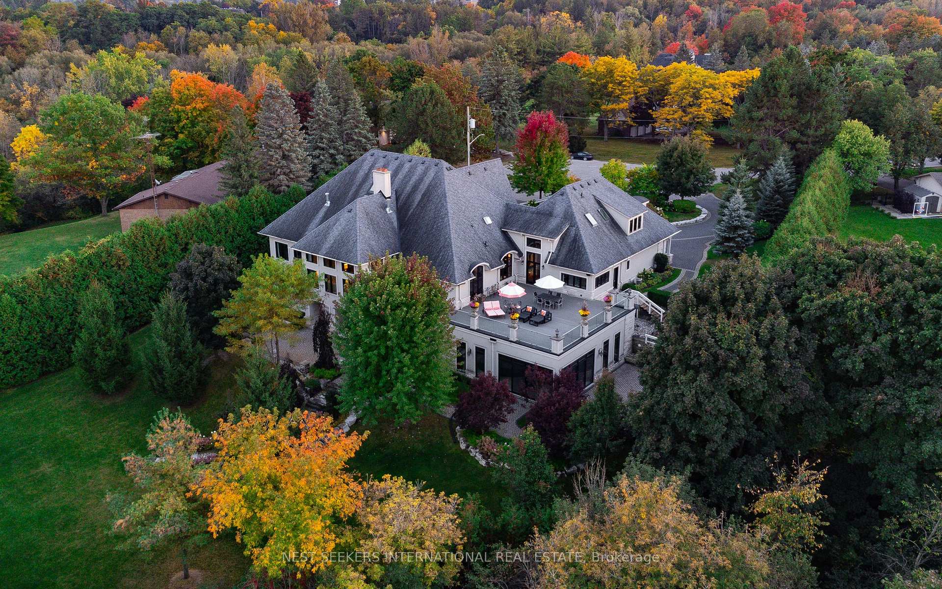 Photo 1 of 111 Manitou Drive, King, King City — HOMEH