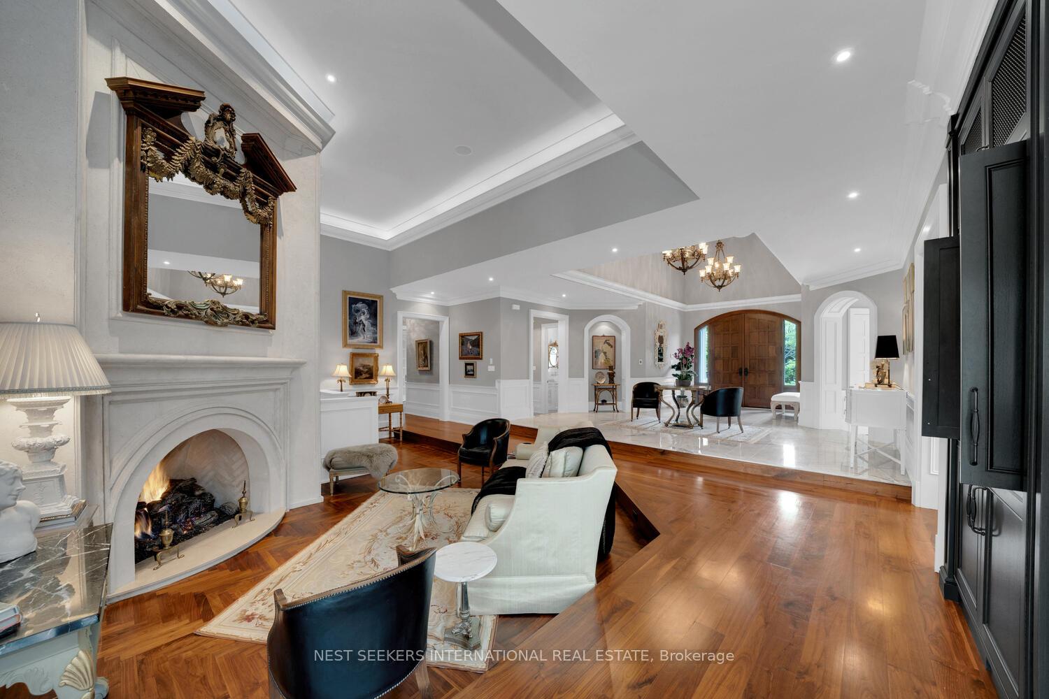 Photo 5 of 111 Manitou Drive, King, King City — HOMEH