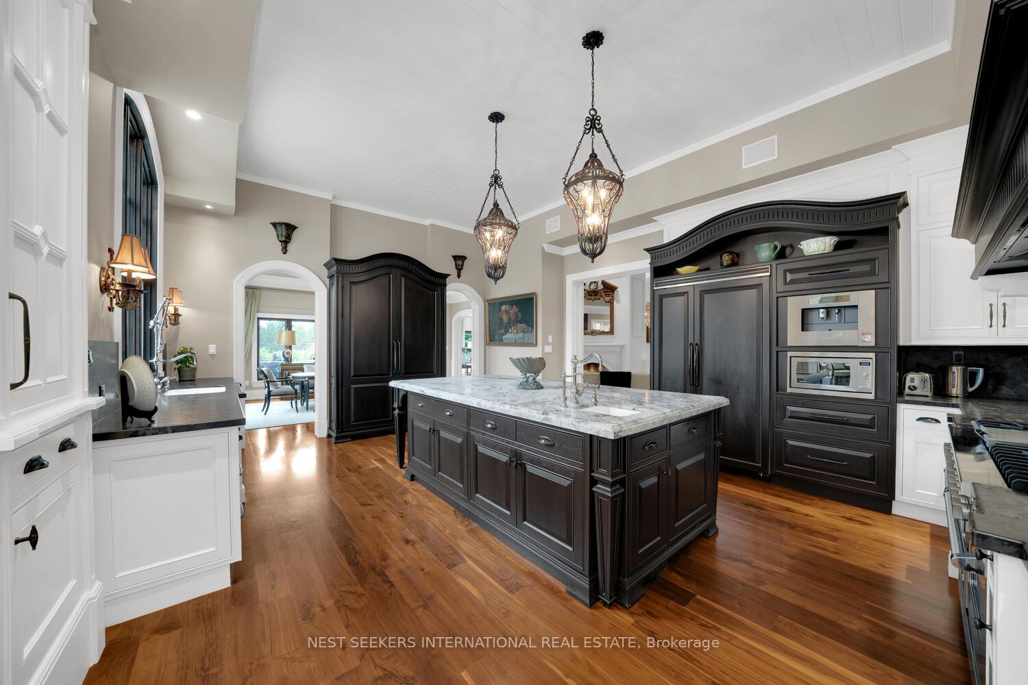Photo 7 of 111 Manitou Drive, King, King City — HOMEH