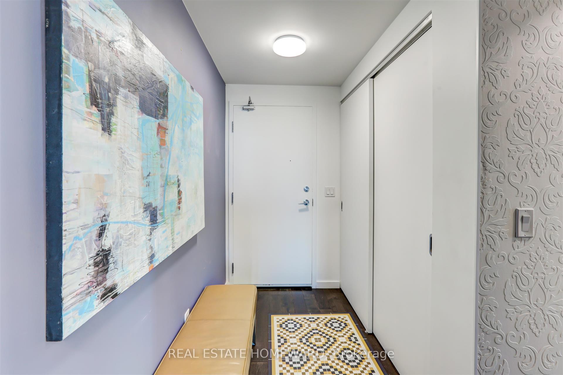 Photo 7 of Unit 817, 51 Trolley Crescent, Toronto, Waterfront Communities — HOMEH