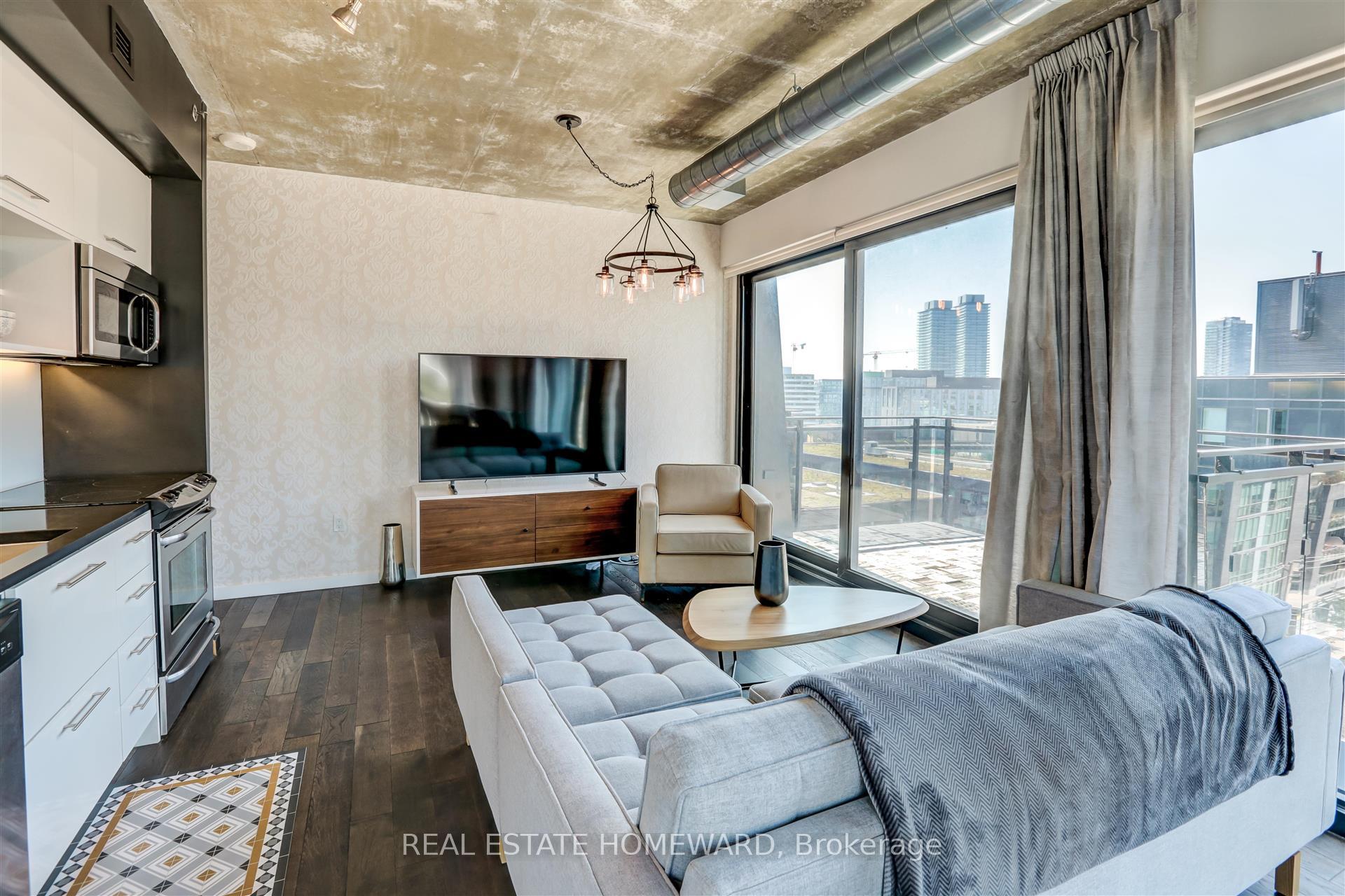 Photo 8 of Unit 817, 51 Trolley Crescent, Toronto, Waterfront Communities — HOMEH