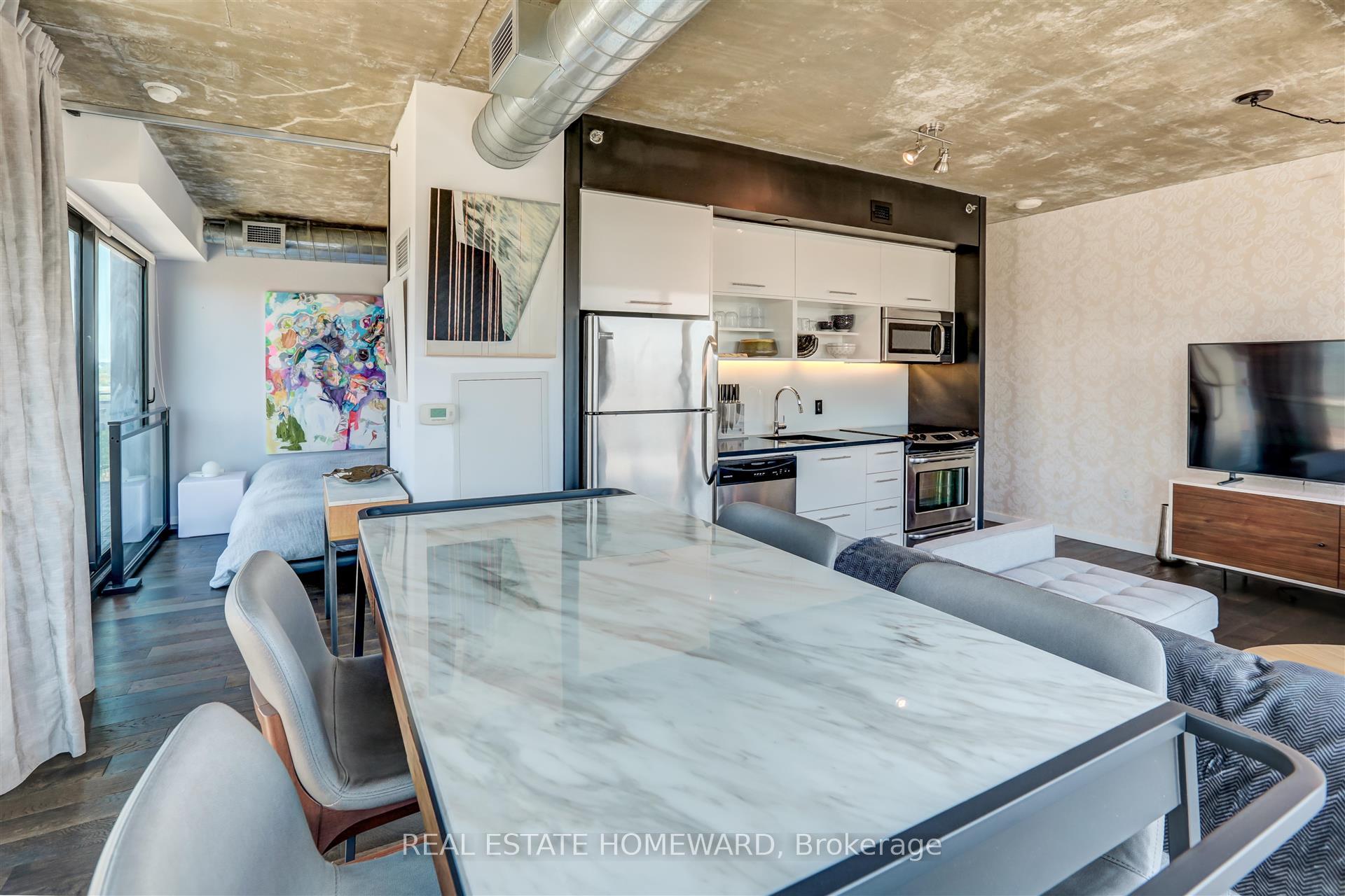 Photo 17 of Unit 817, 51 Trolley Crescent, Toronto, Waterfront Communities — HOMEH