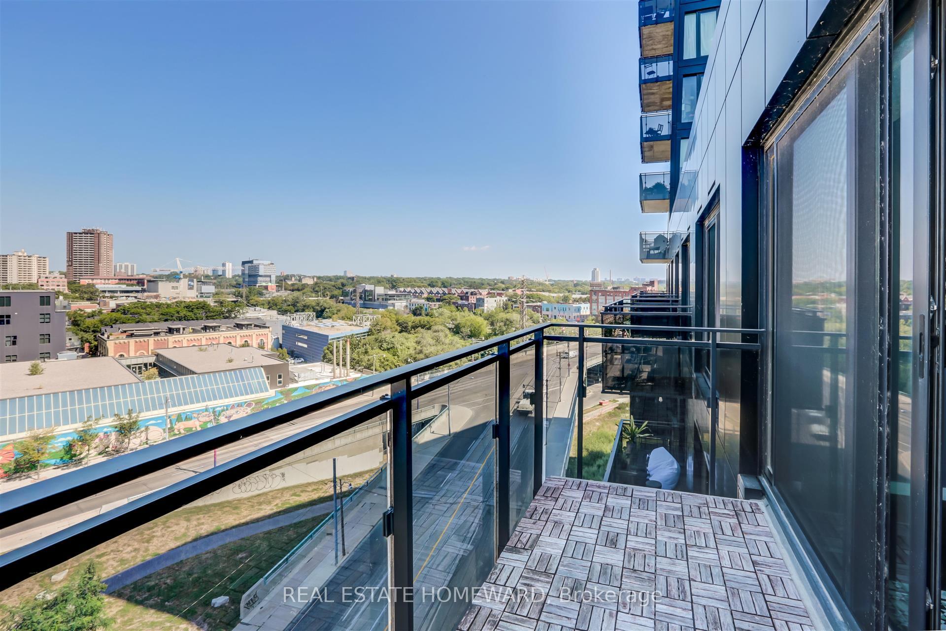 Photo 32 of Unit 817, 51 Trolley Crescent, Toronto, Waterfront Communities — HOMEH