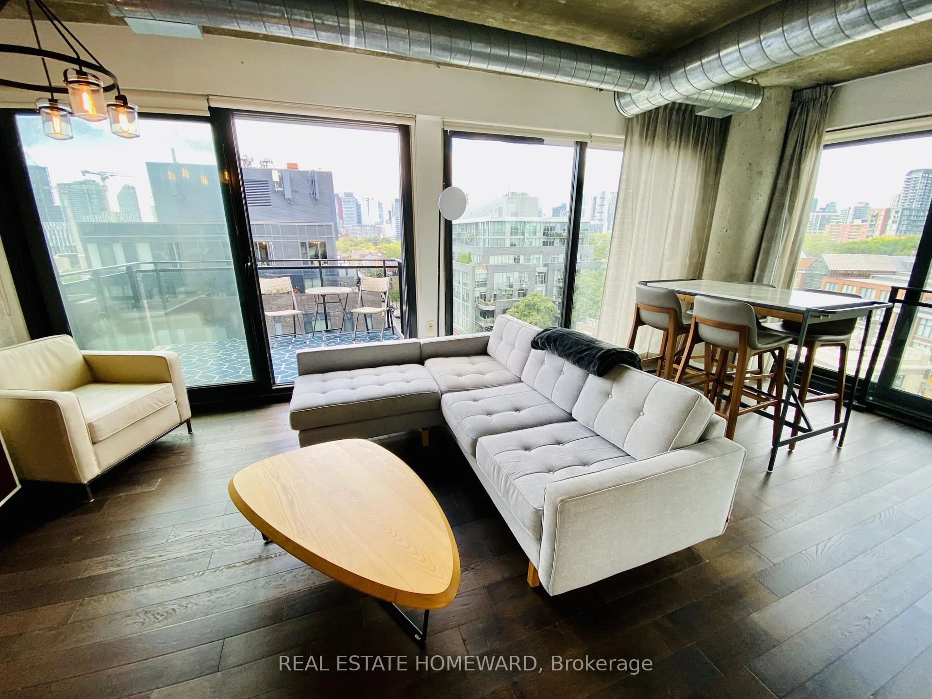 Photo 12 of Unit 817, 51 Trolley Crescent, Toronto, Waterfront Communities — HOMEH