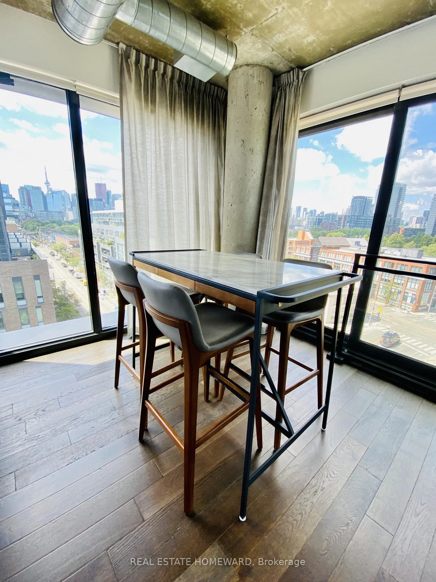 Photo 14 of Unit 817, 51 Trolley Crescent, Toronto, Waterfront Communities — HOMEH