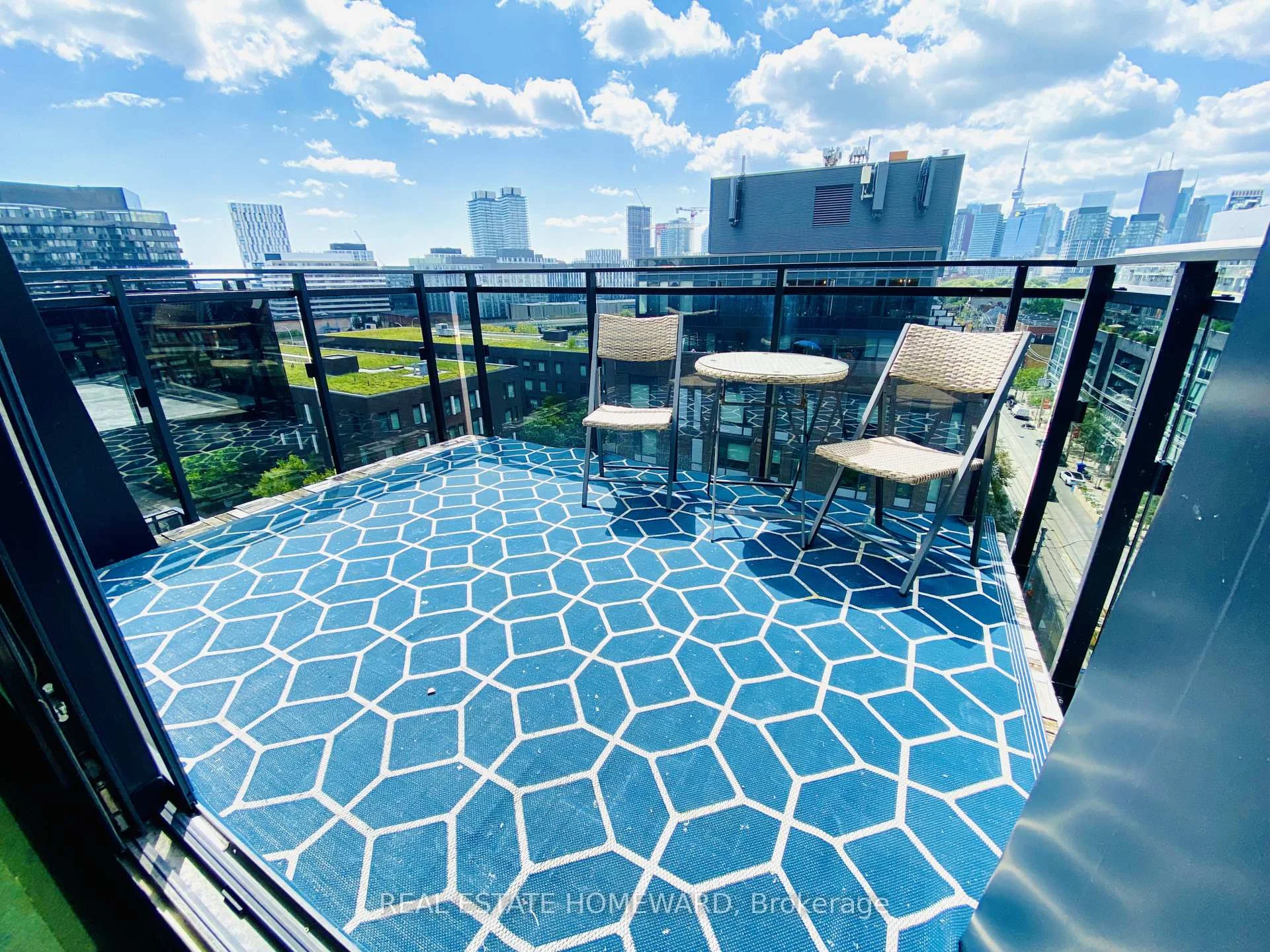 Photo 19 of Unit 817, 51 Trolley Crescent, Toronto, Waterfront Communities — HOMEH