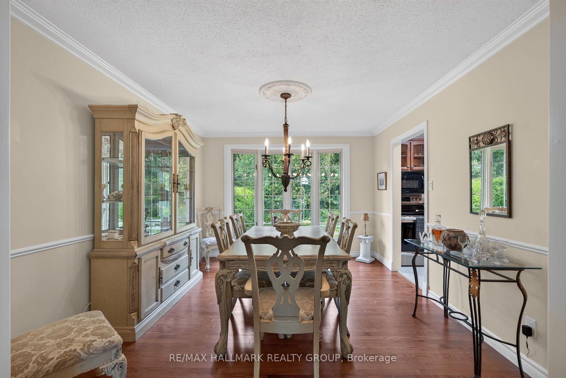Photo 9 of 104 Northpark Drive, Ottawa, Blackburn Hamlet — HOMEH