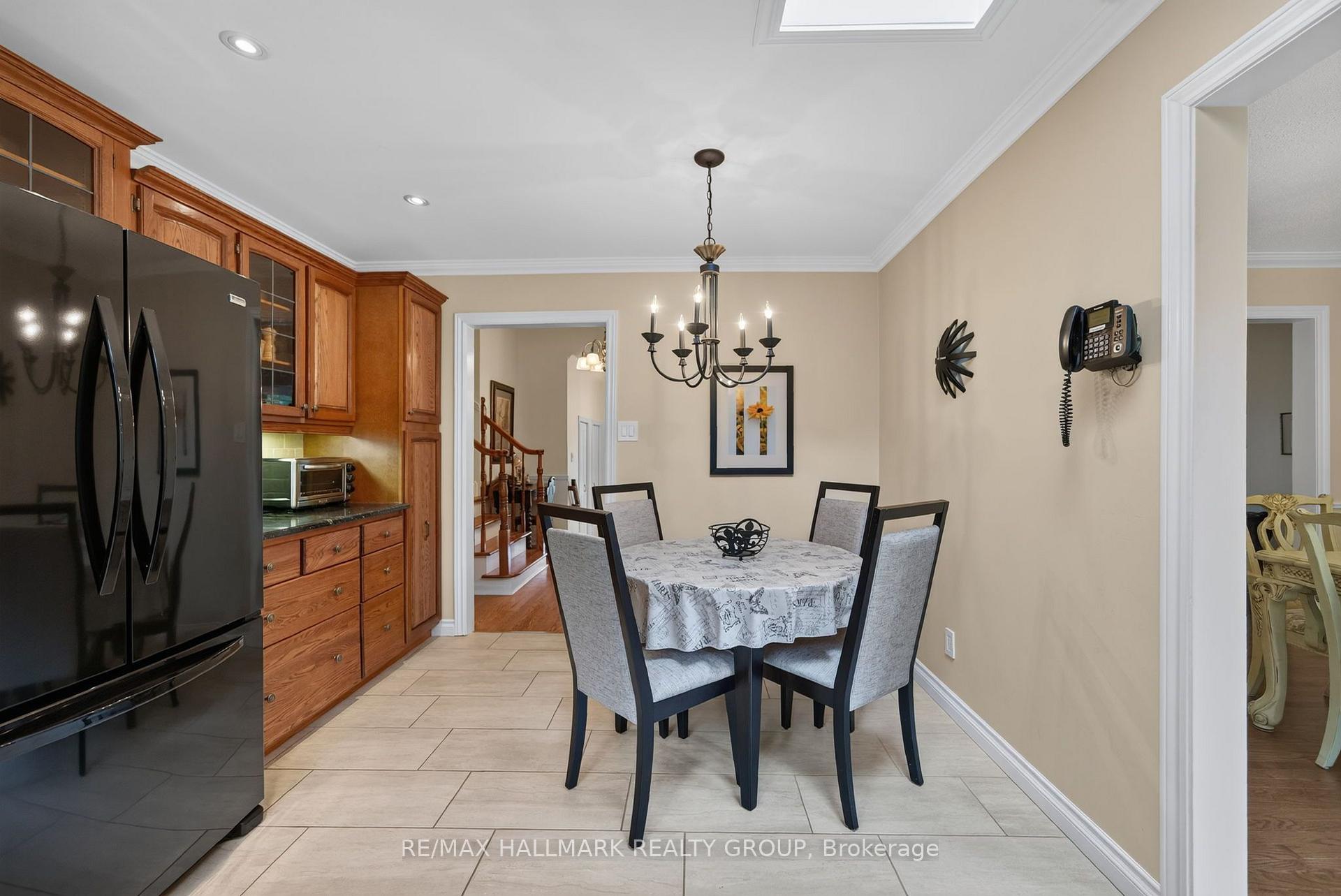 Photo 15 of 104 Northpark Drive, Ottawa, Blackburn Hamlet — HOMEH
