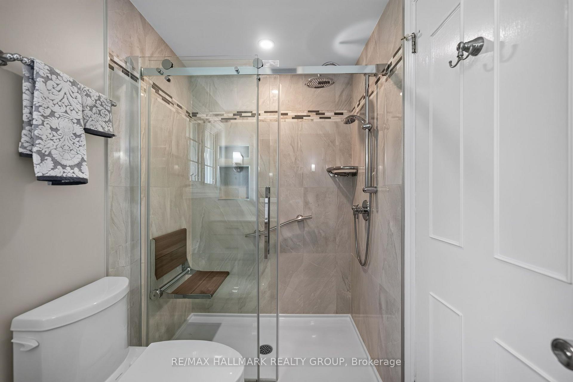 Photo 27 of 104 Northpark Drive, Ottawa, Blackburn Hamlet — HOMEH
