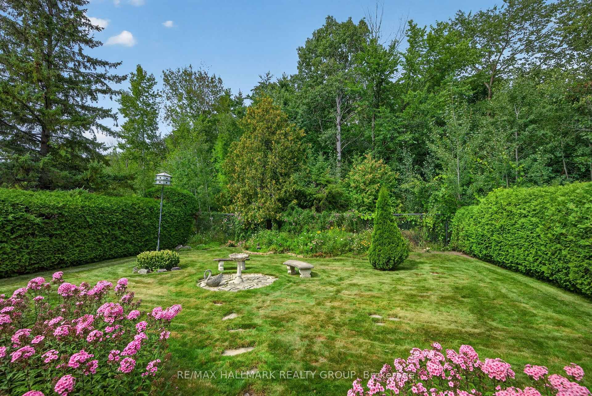 Photo 45 of 104 Northpark Drive, Ottawa, Blackburn Hamlet — HOMEH