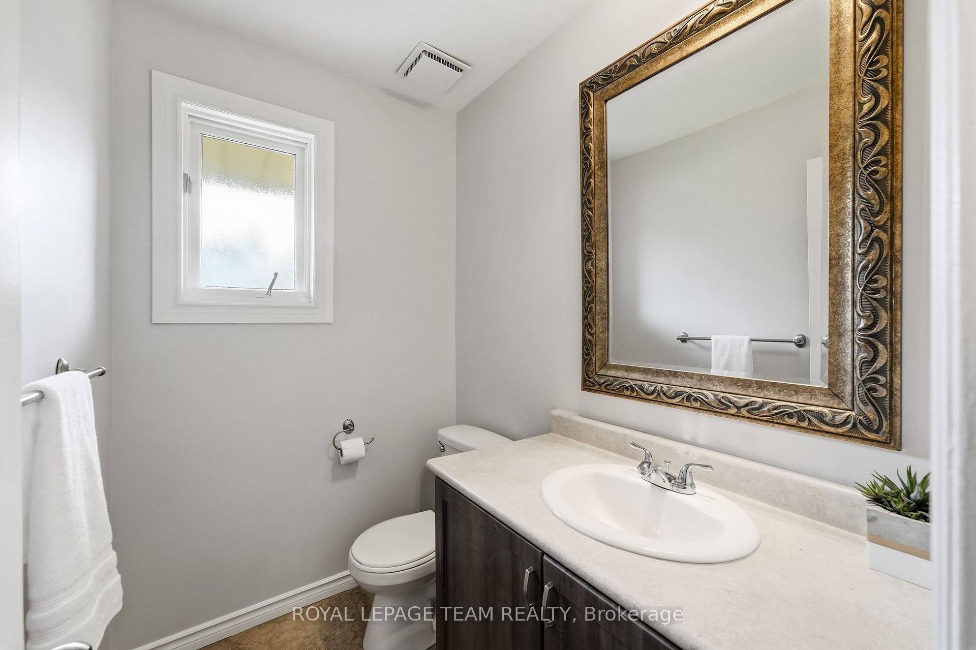 Photo 5 of 304 Valade Crescent, Ottawa, Fallingbrook/Pineridge — HOMEH