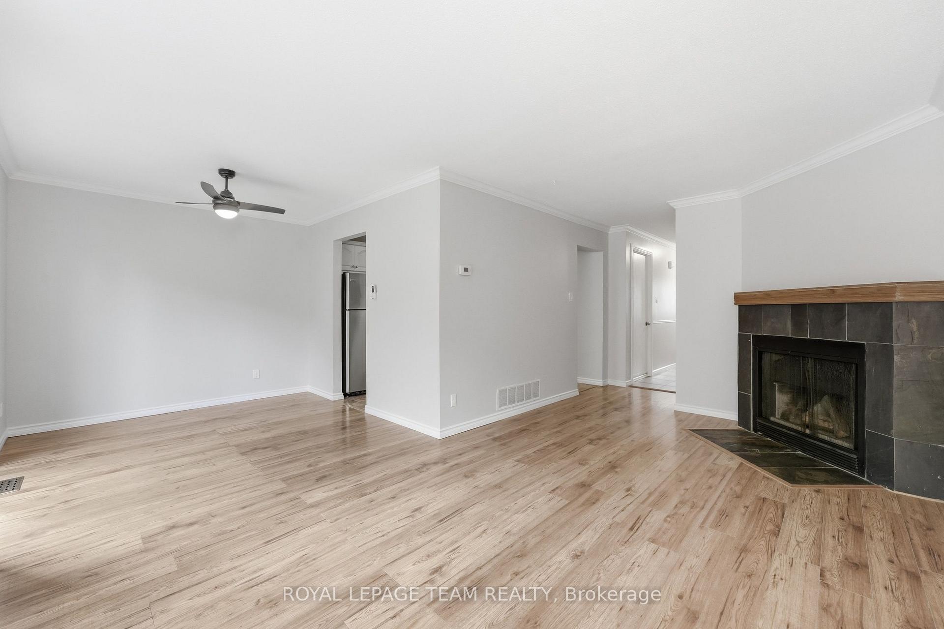 Photo 10 of 304 Valade Crescent, Ottawa, Fallingbrook/Pineridge — HOMEH
