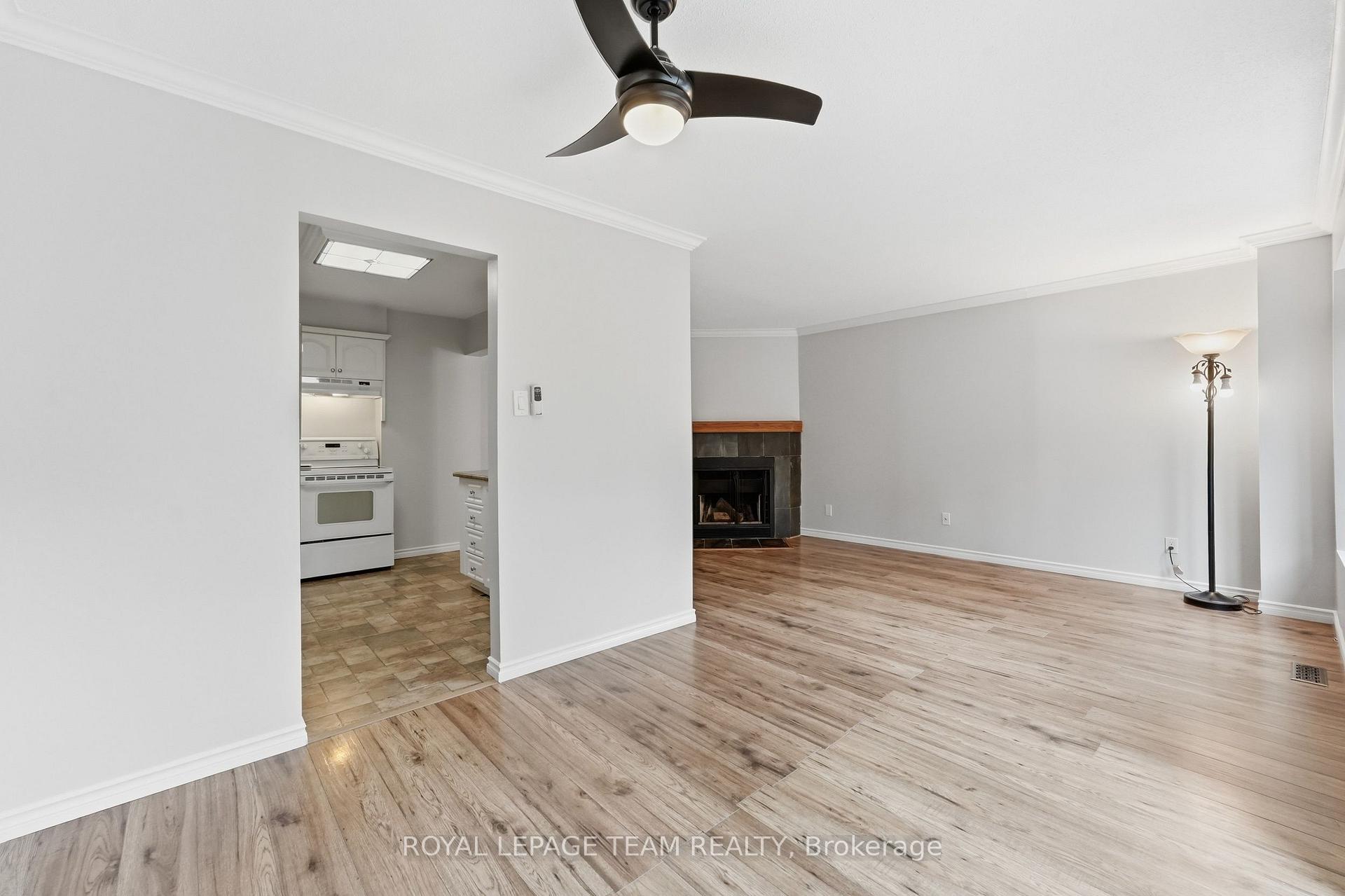 Photo 13 of 304 Valade Crescent, Ottawa, Fallingbrook/Pineridge — HOMEH