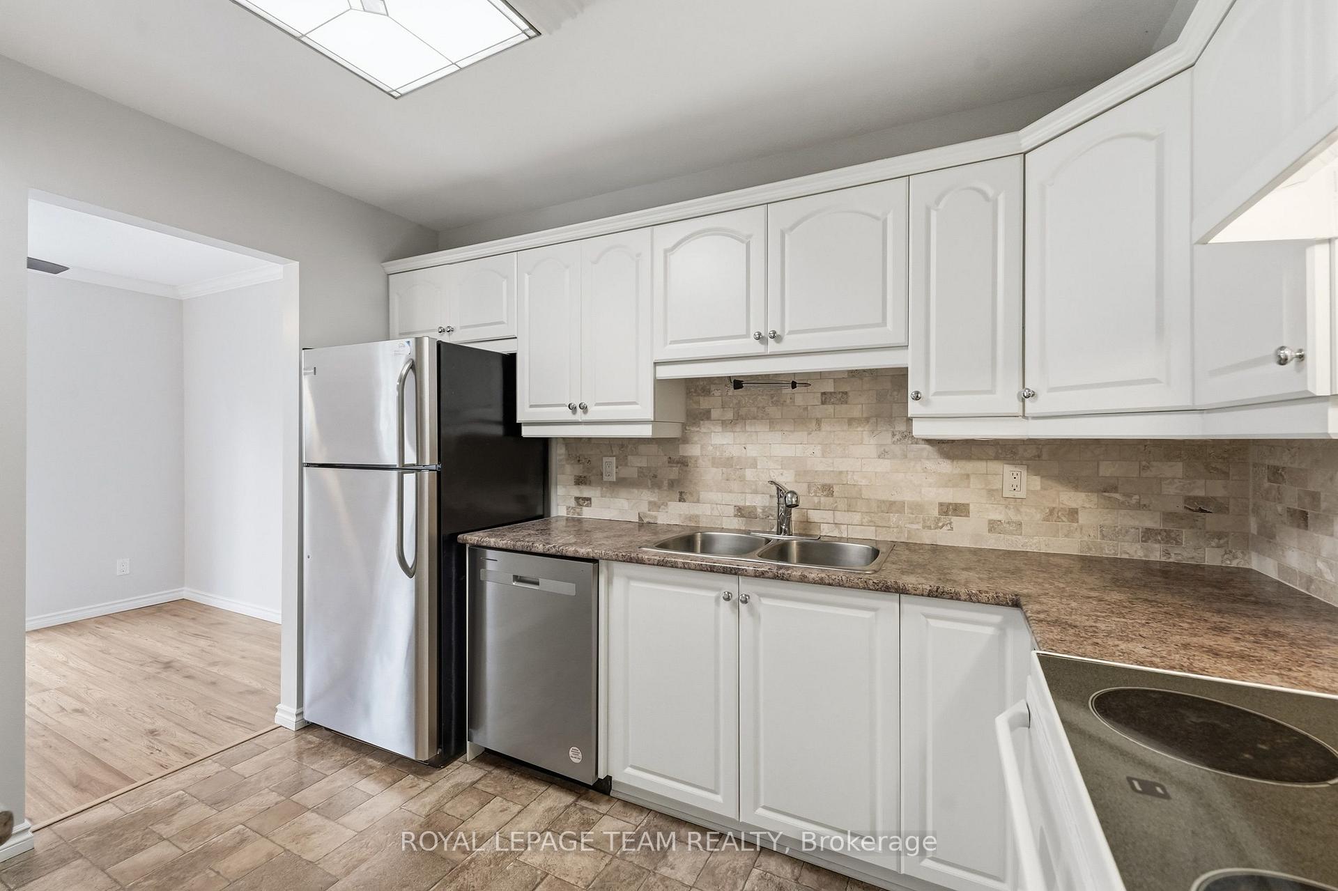 Photo 17 of 304 Valade Crescent, Ottawa, Fallingbrook/Pineridge — HOMEH