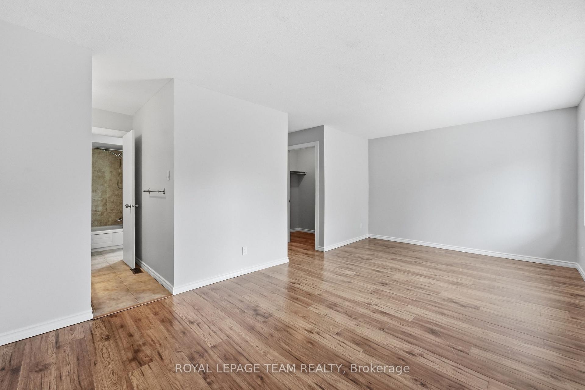 Photo 21 of 304 Valade Crescent, Ottawa, Fallingbrook/Pineridge — HOMEH
