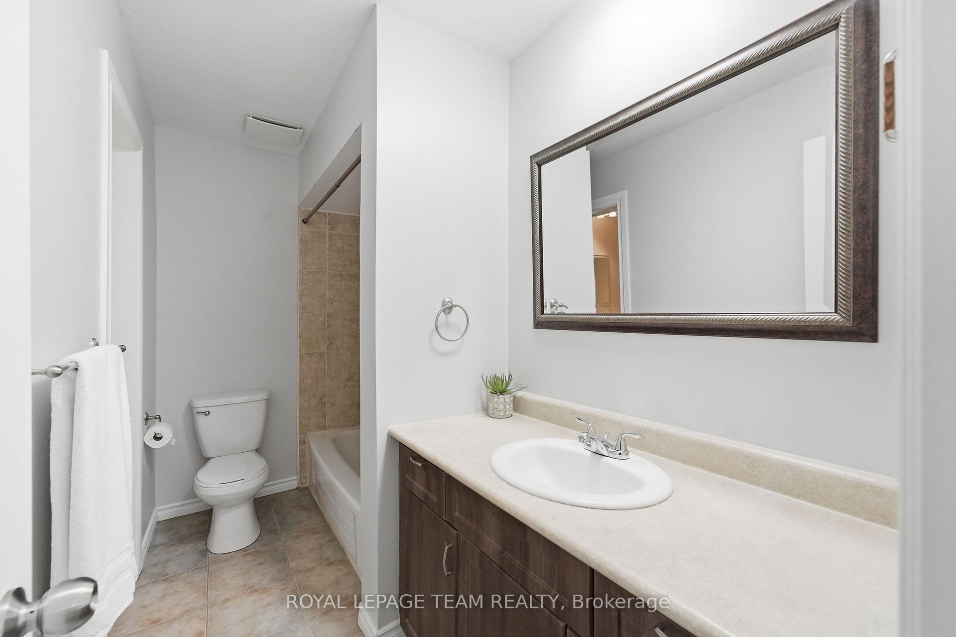 Photo 26 of 304 Valade Crescent, Ottawa, Fallingbrook/Pineridge — HOMEH