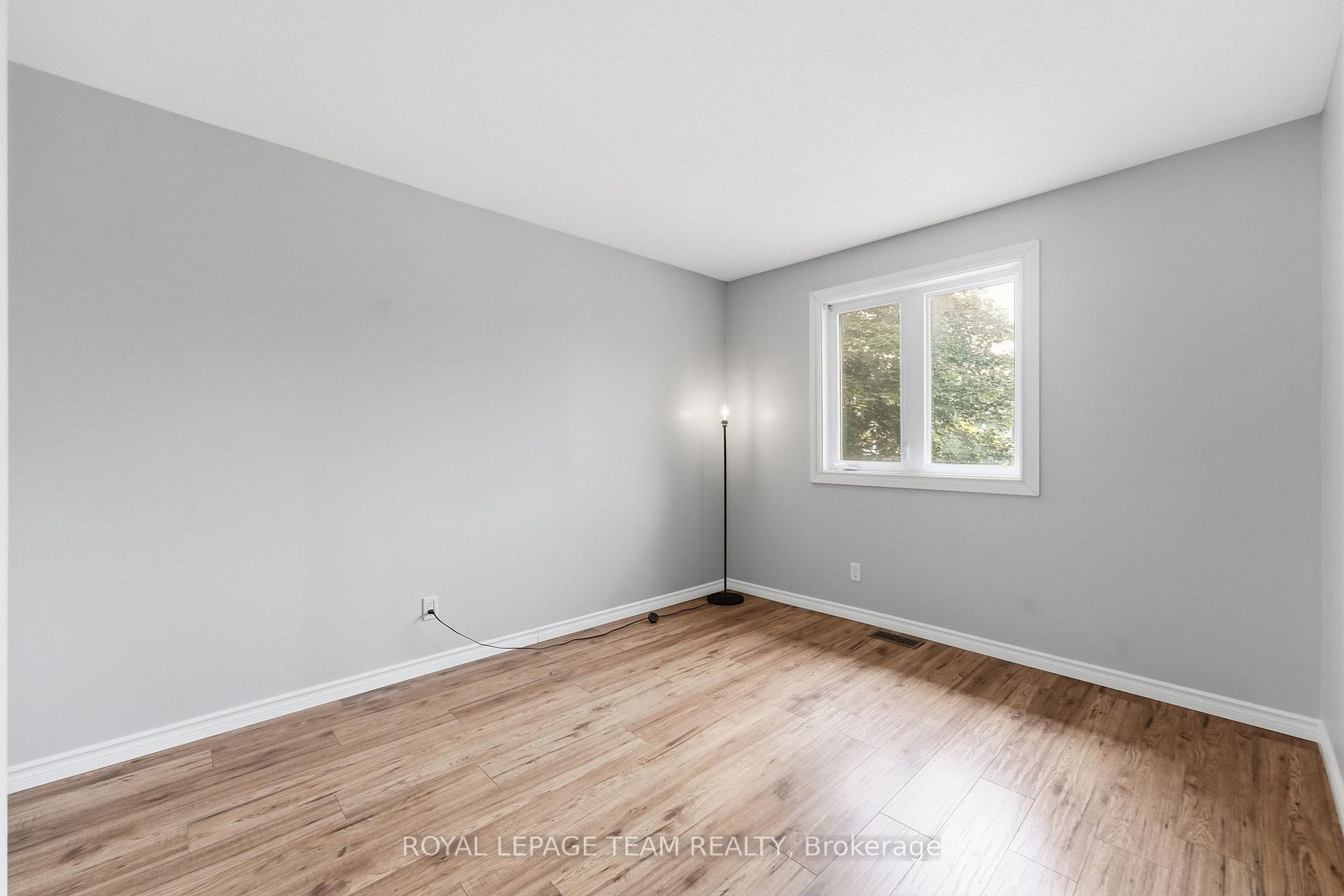 Photo 27 of 304 Valade Crescent, Ottawa, Fallingbrook/Pineridge — HOMEH