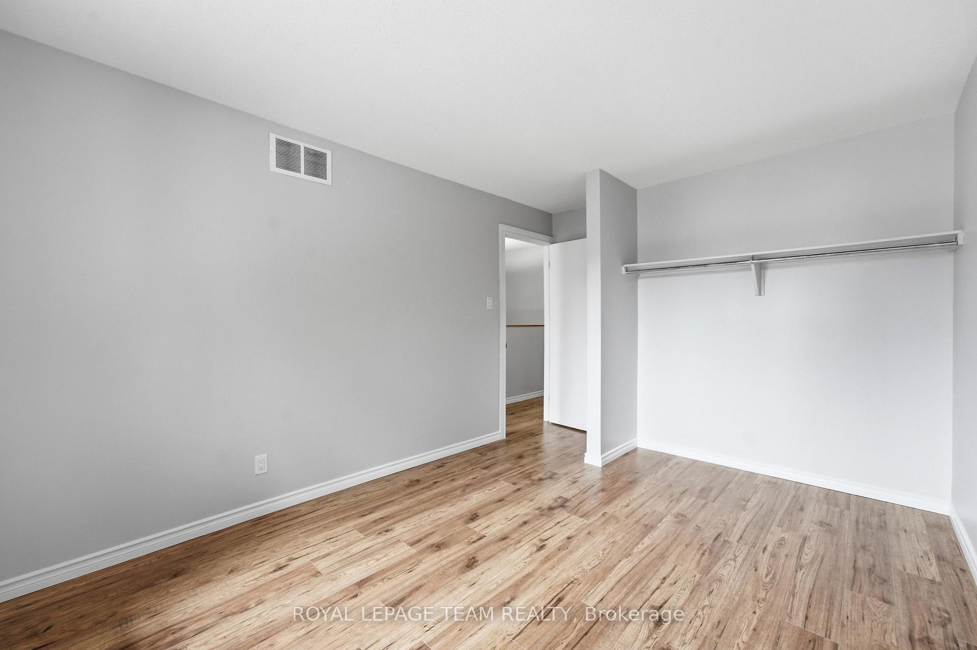 Photo 29 of 304 Valade Crescent, Ottawa, Fallingbrook/Pineridge — HOMEH