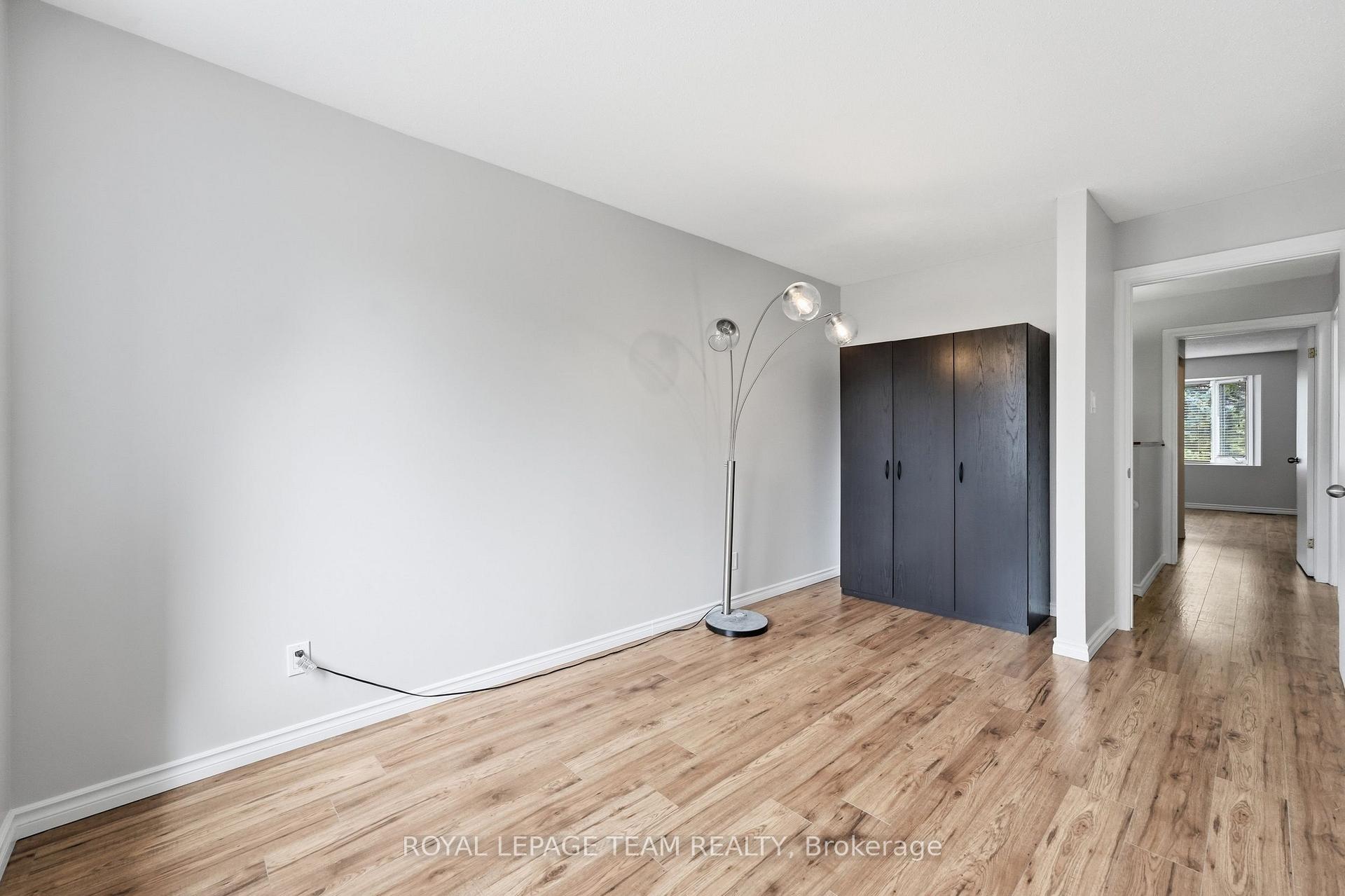 Photo 31 of 304 Valade Crescent, Ottawa, Fallingbrook/Pineridge — HOMEH