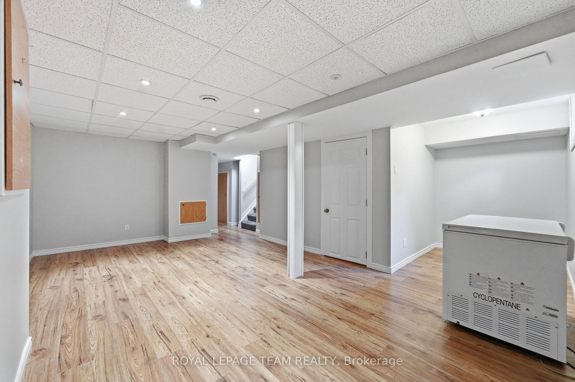 Photo 34 of 304 Valade Crescent, Ottawa, Fallingbrook/Pineridge — HOMEH