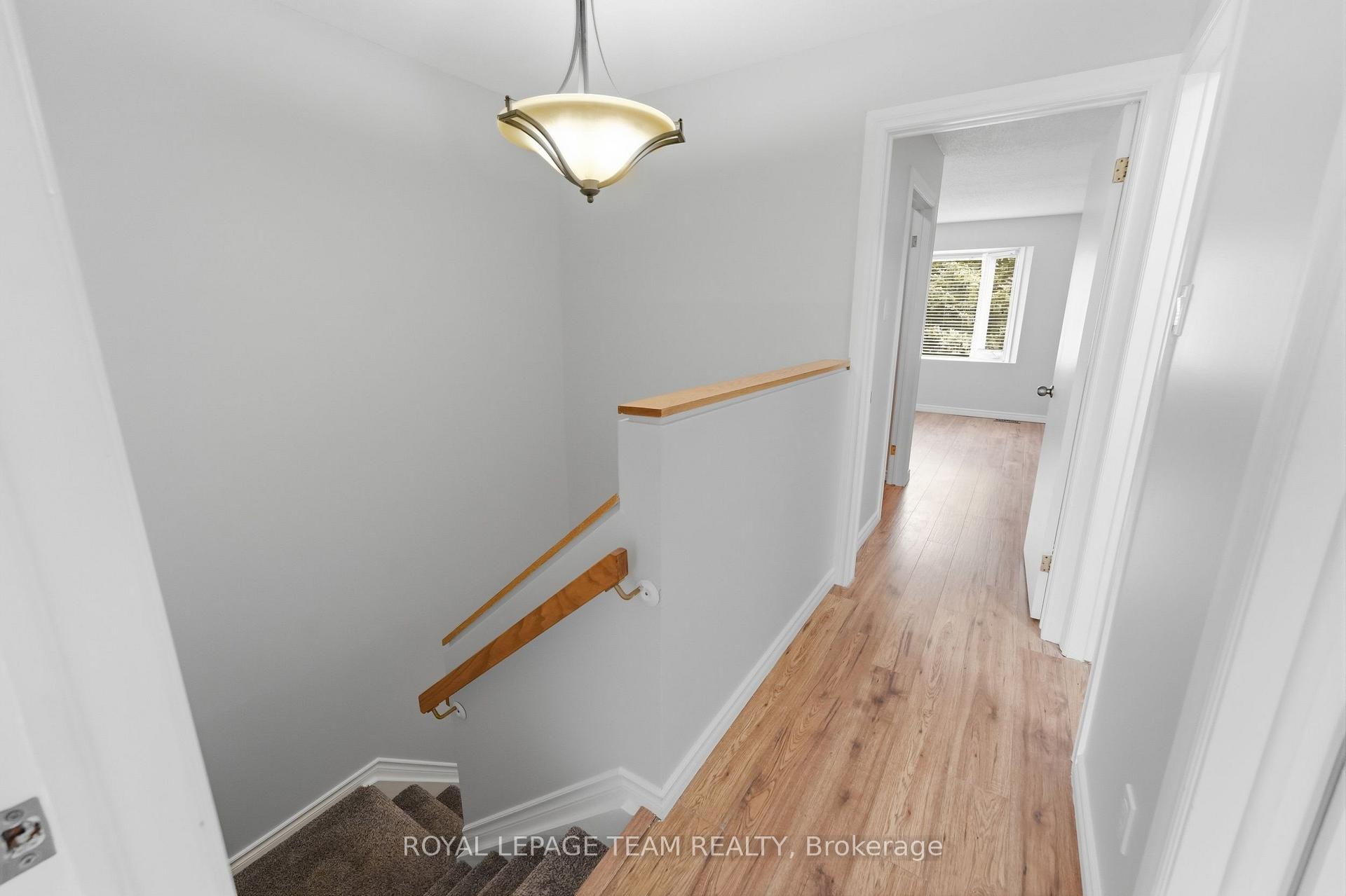 Photo 35 of 304 Valade Crescent, Ottawa, Fallingbrook/Pineridge — HOMEH