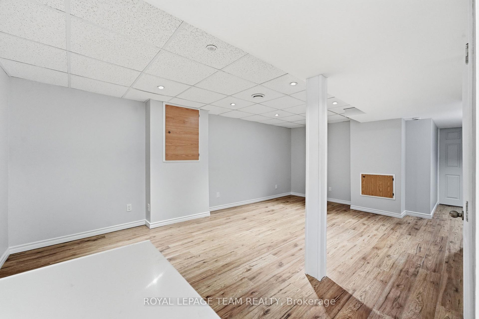 Photo 36 of 304 Valade Crescent, Ottawa, Fallingbrook/Pineridge — HOMEH