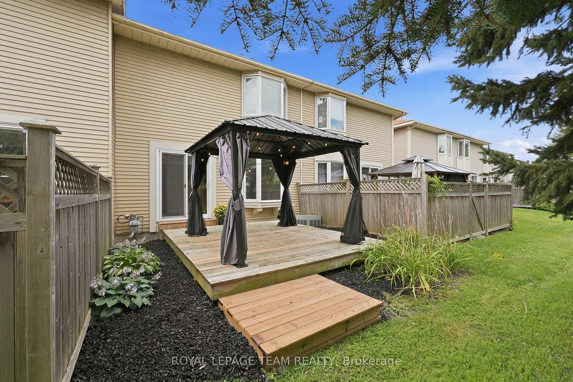 Photo 40 of 304 Valade Crescent, Ottawa, Fallingbrook/Pineridge — HOMEH