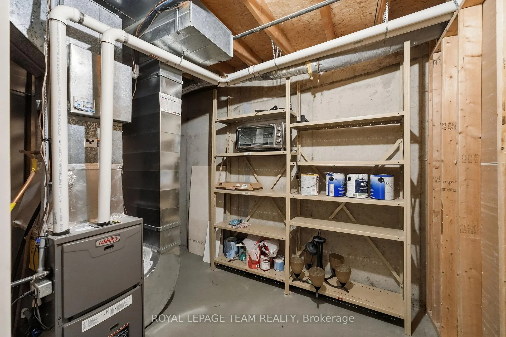 Photo 38 of 304 Valade Crescent, Ottawa, Fallingbrook/Pineridge — HOMEH