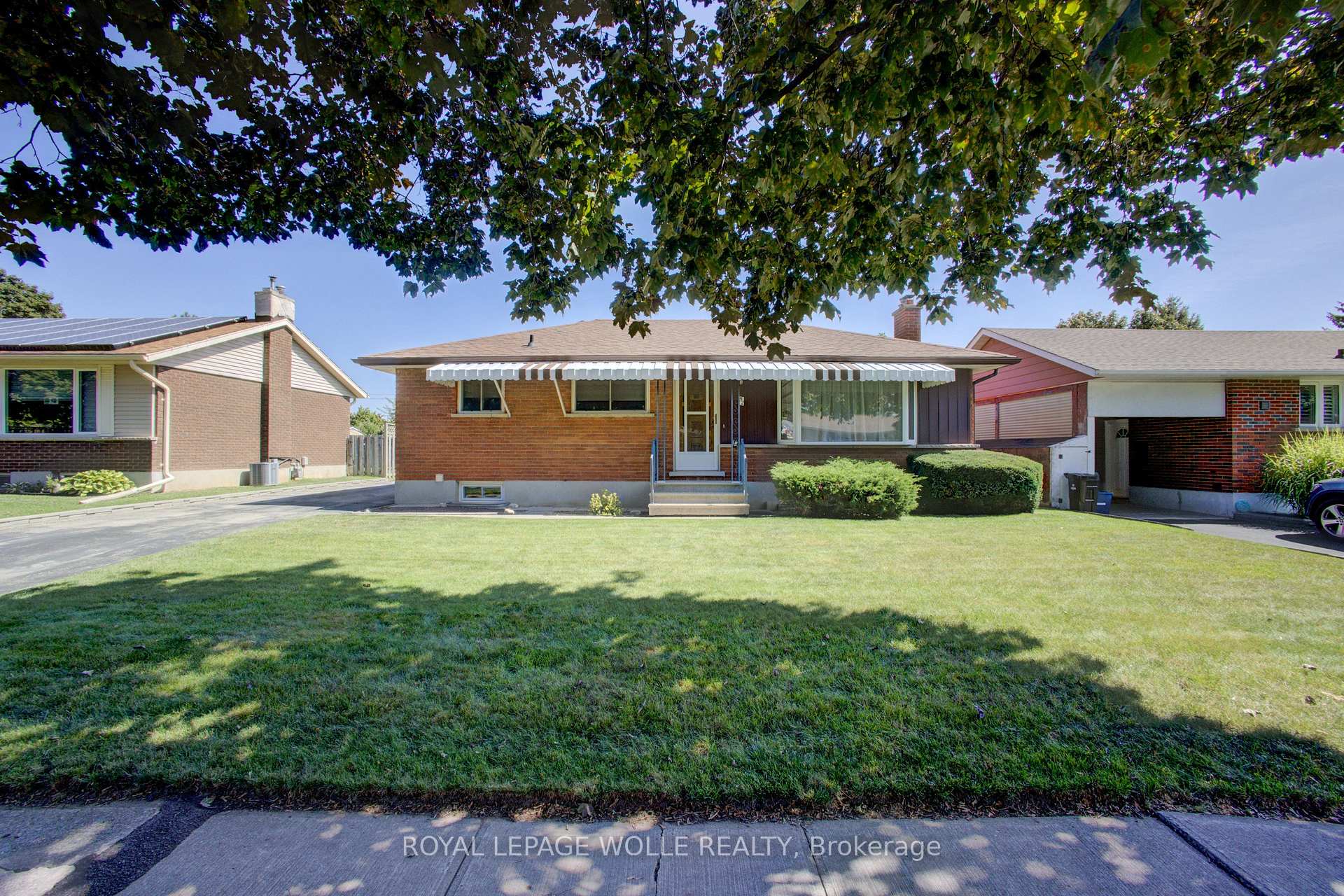 Photo 1 of 52 Queenston Crescent, Kitchener, Grand River North — HOMEH