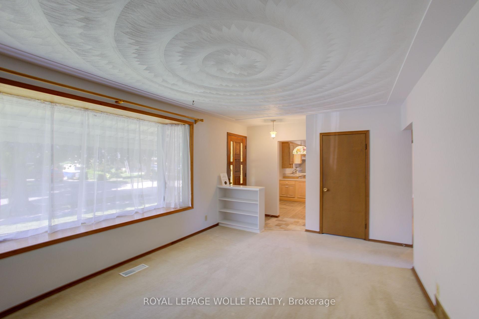 Photo 7 of 52 Queenston Crescent, Kitchener, Grand River North — HOMEH
