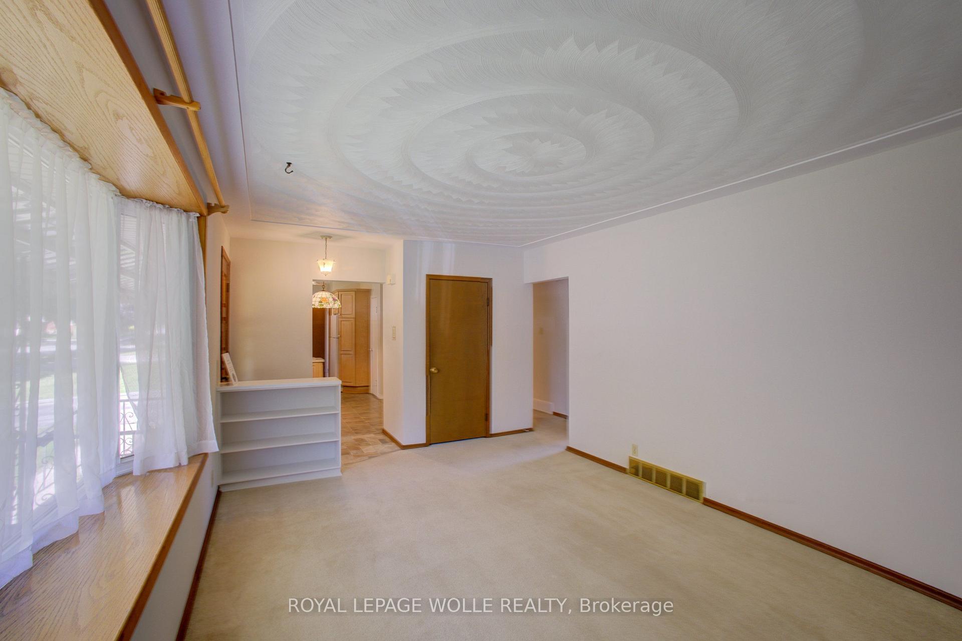 Photo 8 of 52 Queenston Crescent, Kitchener, Grand River North — HOMEH