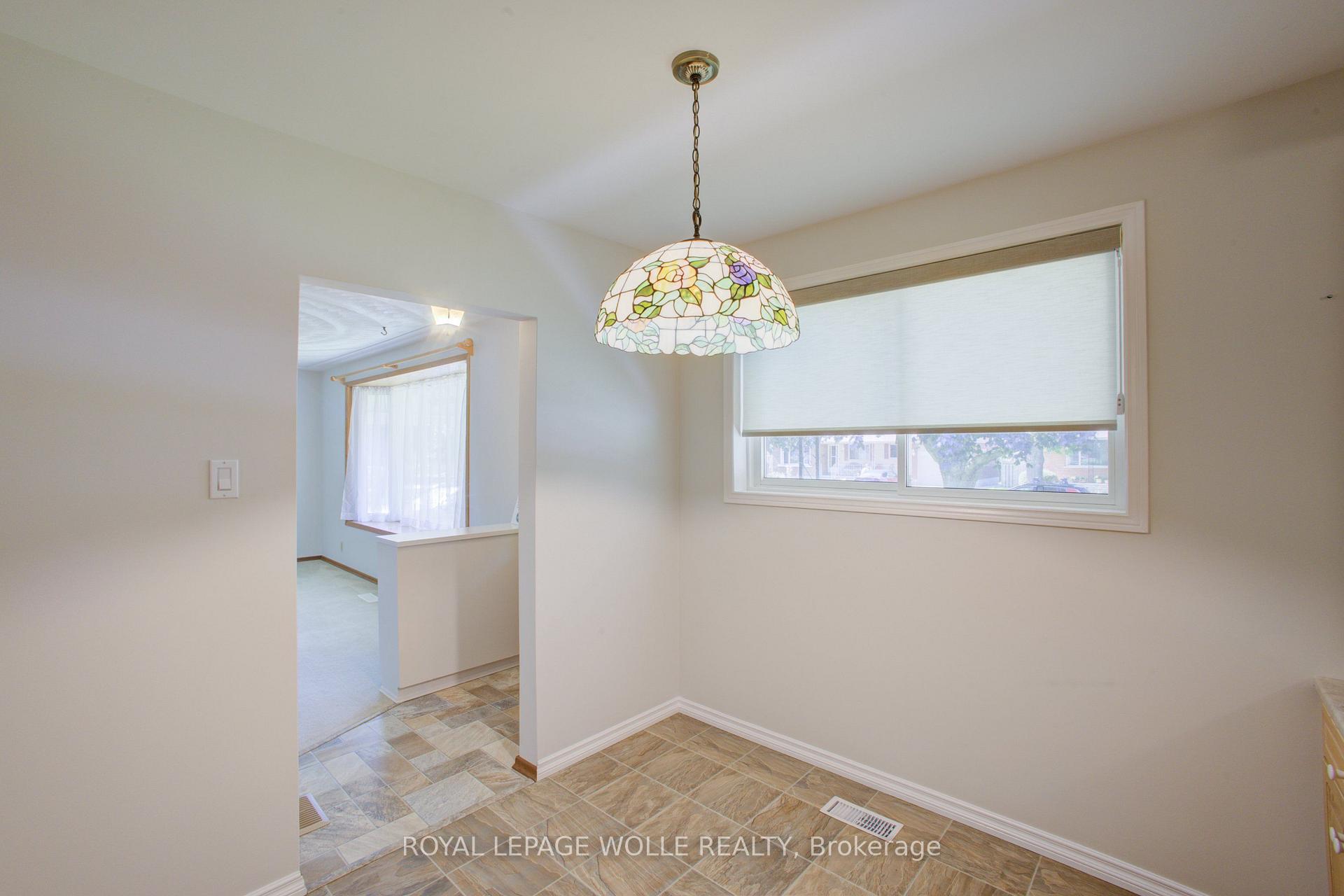 Photo 12 of 52 Queenston Crescent, Kitchener, Grand River North — HOMEH