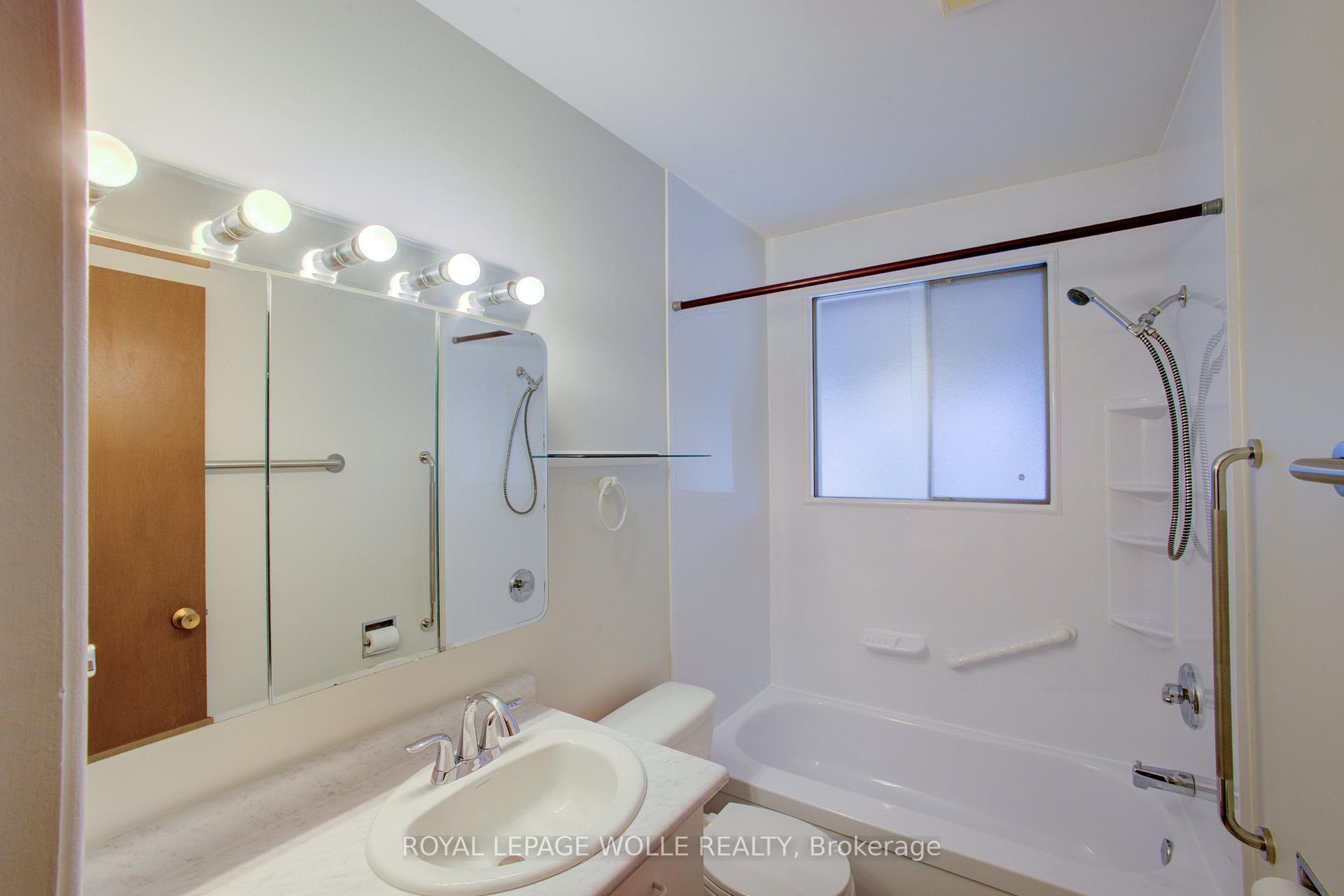 Photo 23 of 52 Queenston Crescent, Kitchener, Grand River North — HOMEH