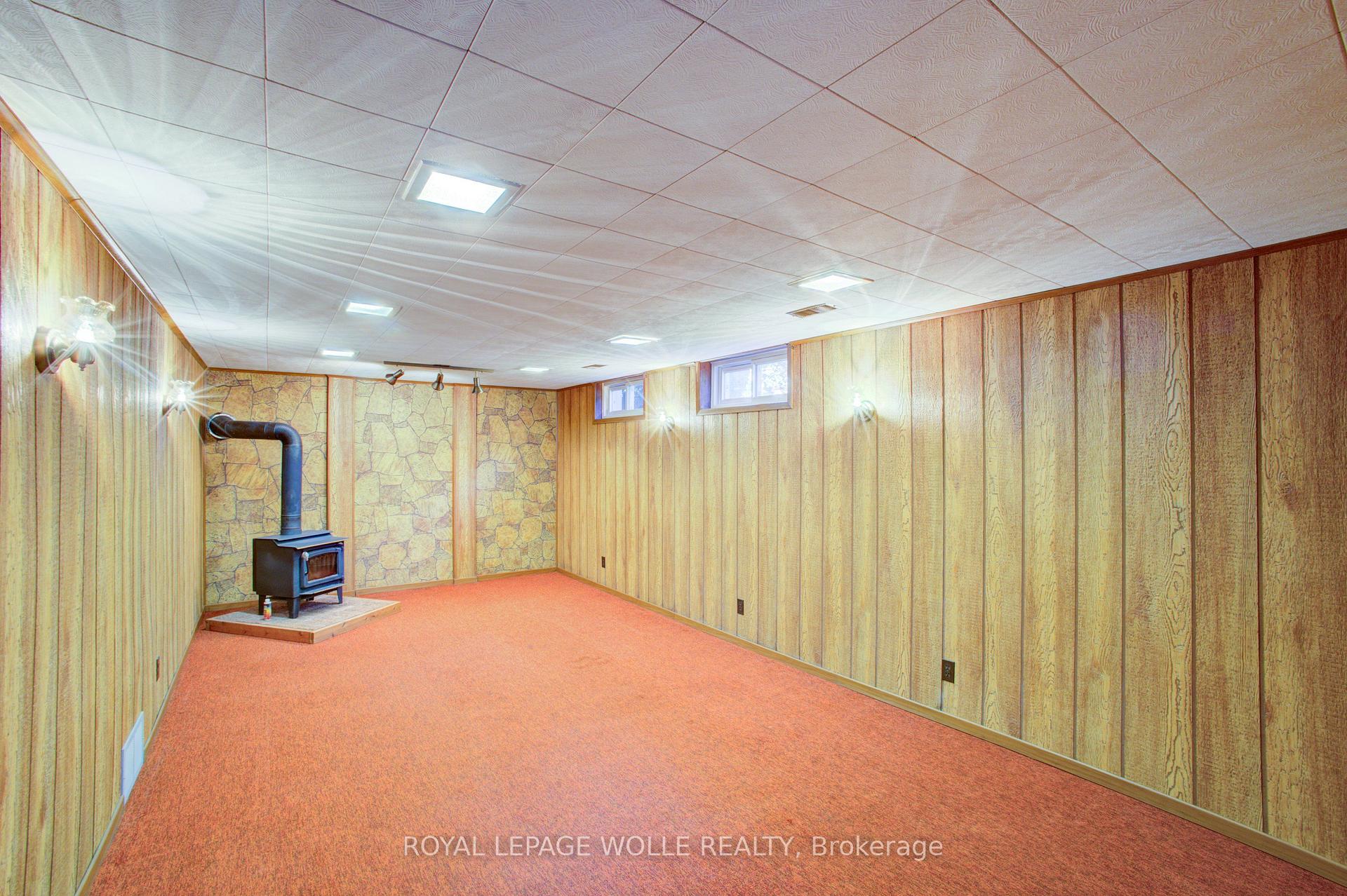 Photo 30 of 52 Queenston Crescent, Kitchener, Grand River North — HOMEH