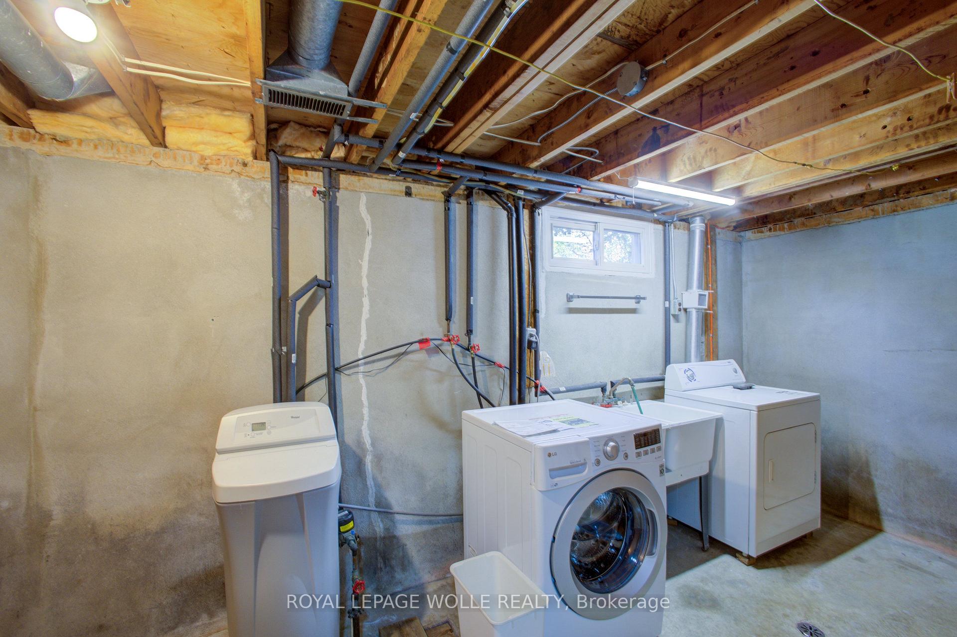 Photo 37 of 52 Queenston Crescent, Kitchener, Grand River North — HOMEH
