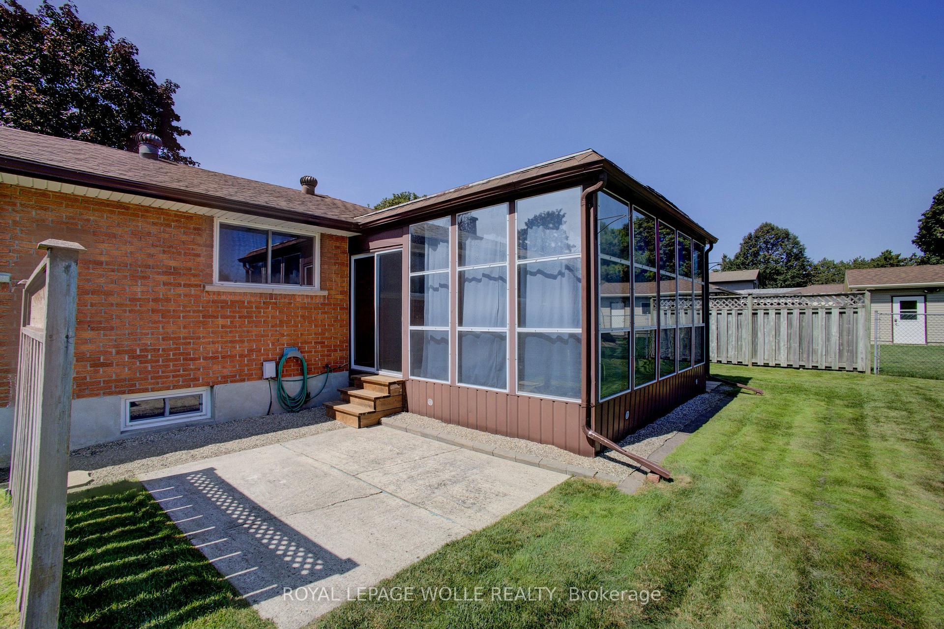 Photo 44 of 52 Queenston Crescent, Kitchener, Grand River North — HOMEH
