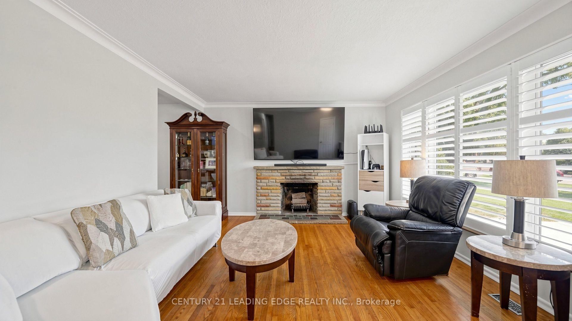 Photo 6 of 14 Winlaw Place, Markham, Markham Village — HOMEH