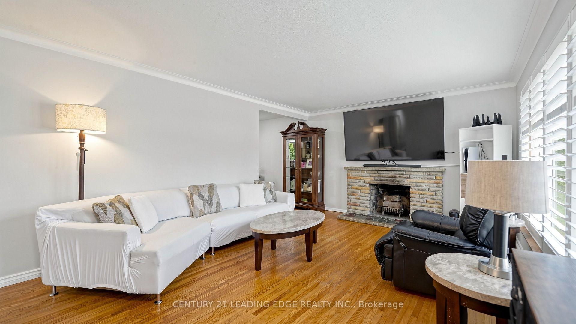 Photo 7 of 14 Winlaw Place, Markham, Markham Village — HOMEH