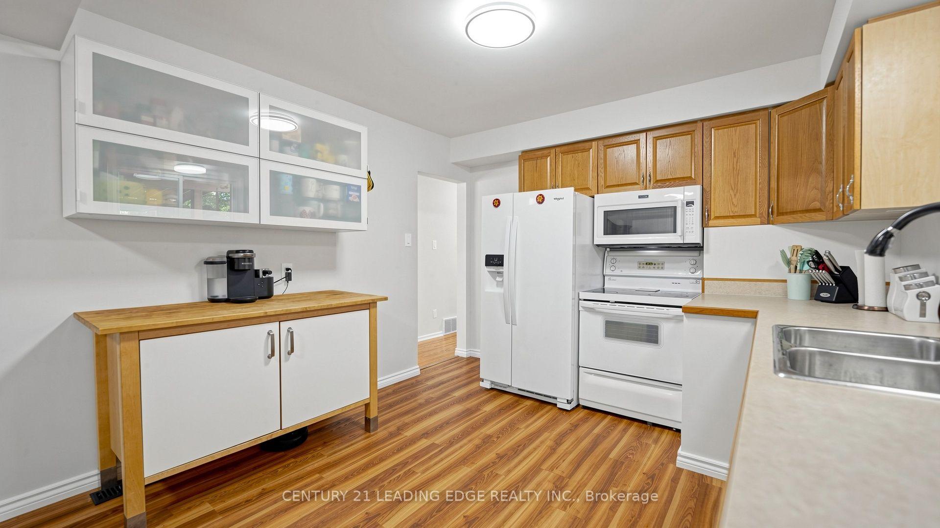 Photo 12 of 14 Winlaw Place, Markham, Markham Village — HOMEH