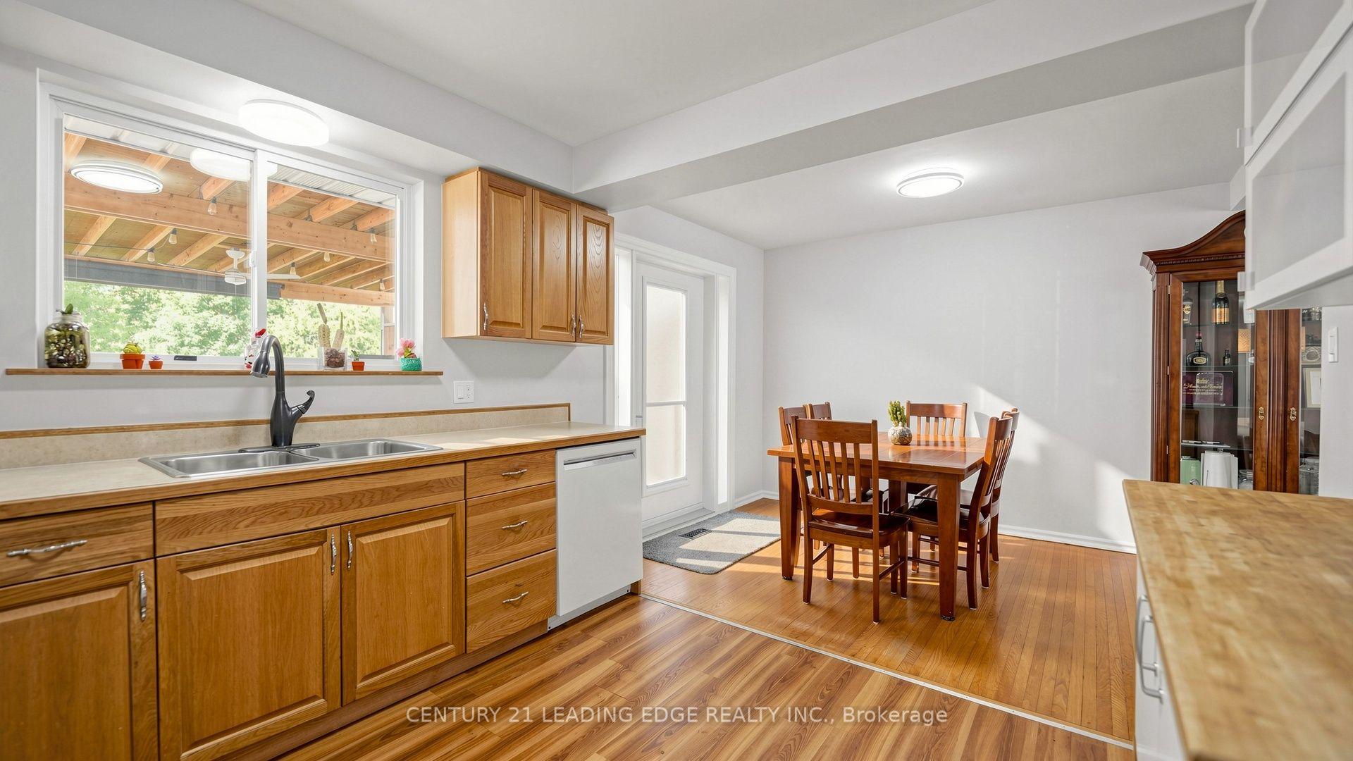 Photo 16 of 14 Winlaw Place, Markham, Markham Village — HOMEH