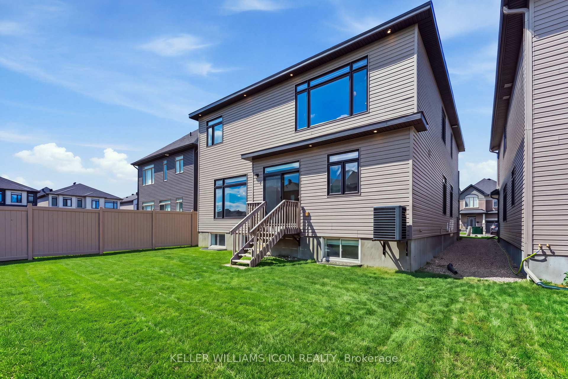 Photo 86 of 702 Rosales Ridge, Ottawa, Leitrim — HOMEH